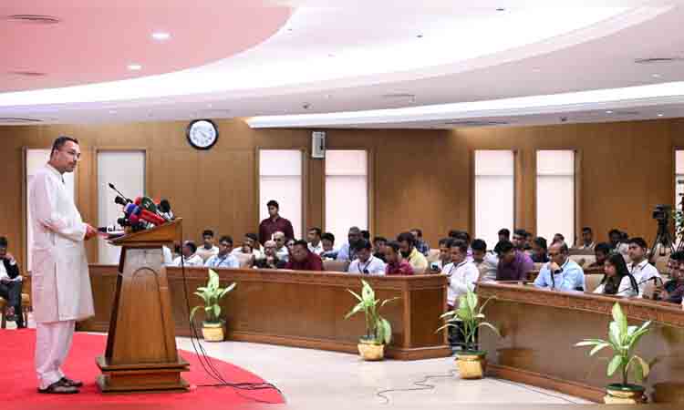 Opposition party creating obstacles to country's progress: Mahdi Amin