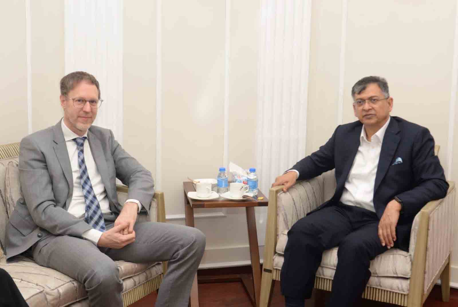 UNDP delegation meets home minister, discusses police reform