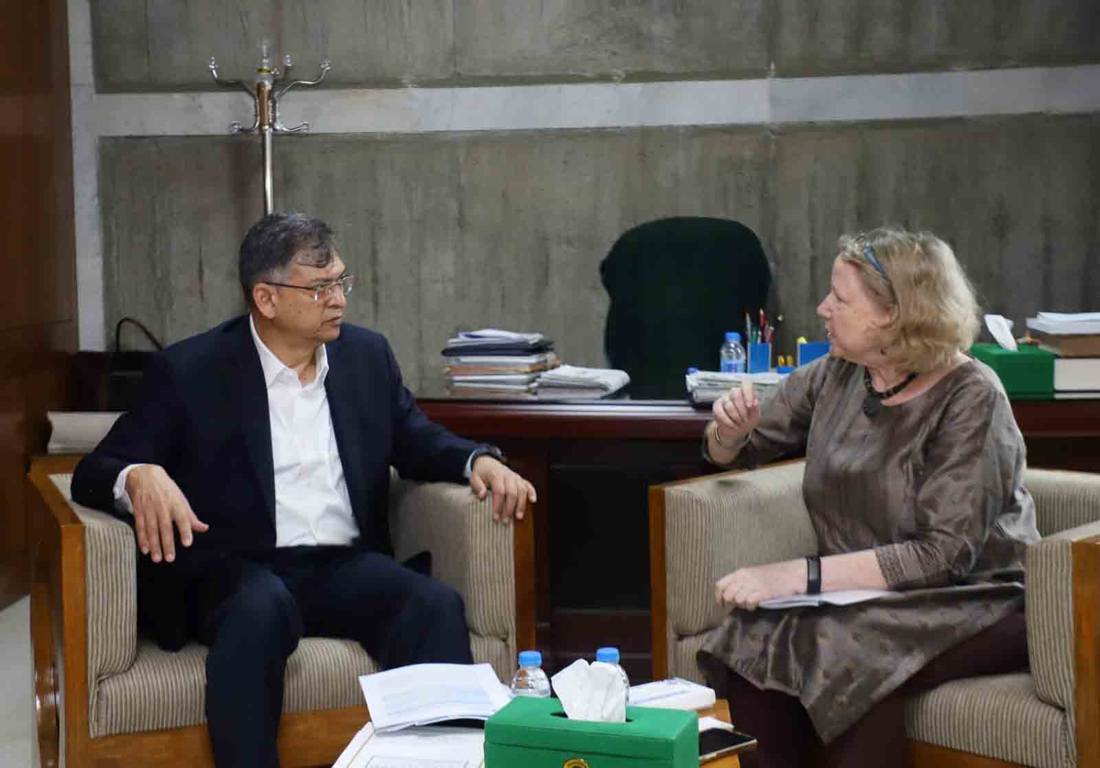 UNESCO to support police training in Bangladesh