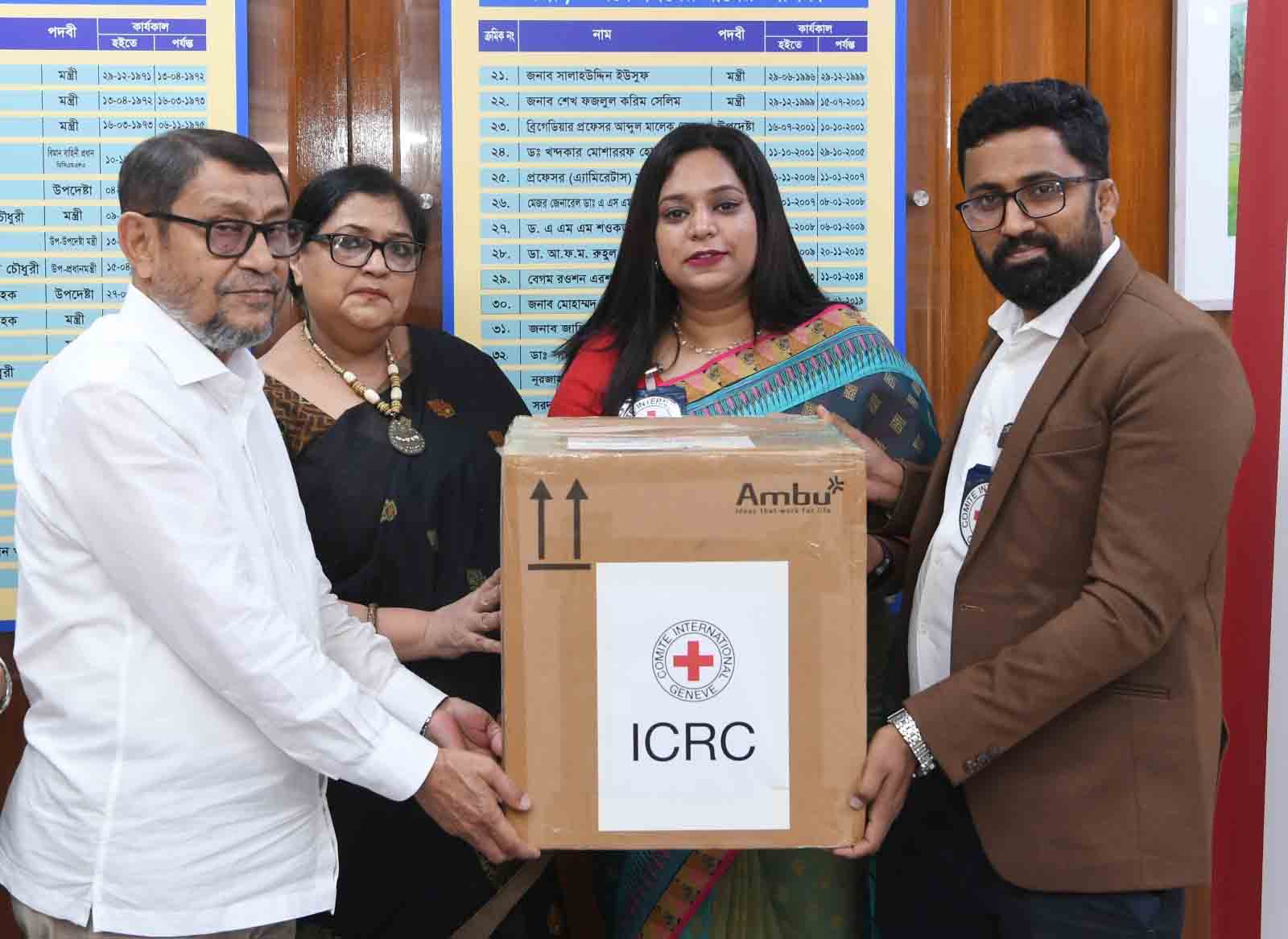 ICRC donates medical equipment to tackle measles outbreak