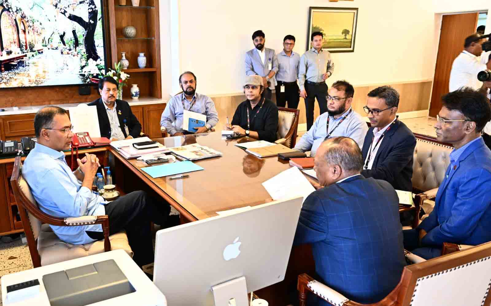 PM chairs meeting on climate message and World Environment Day programmes