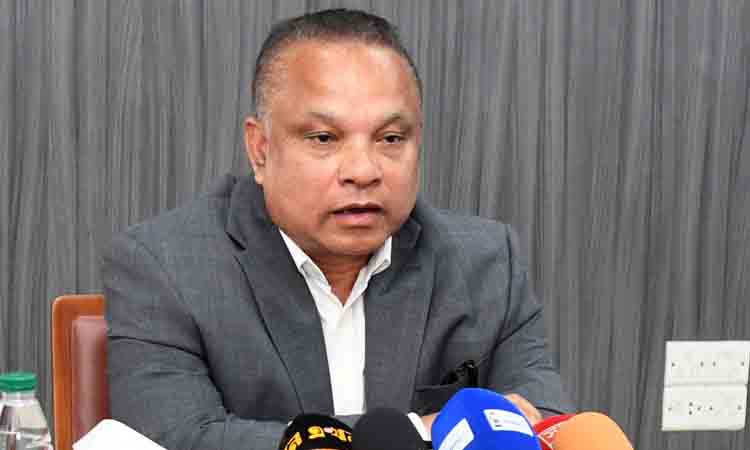 Govt to recruit 100,000 health workers and 25,000 midwives