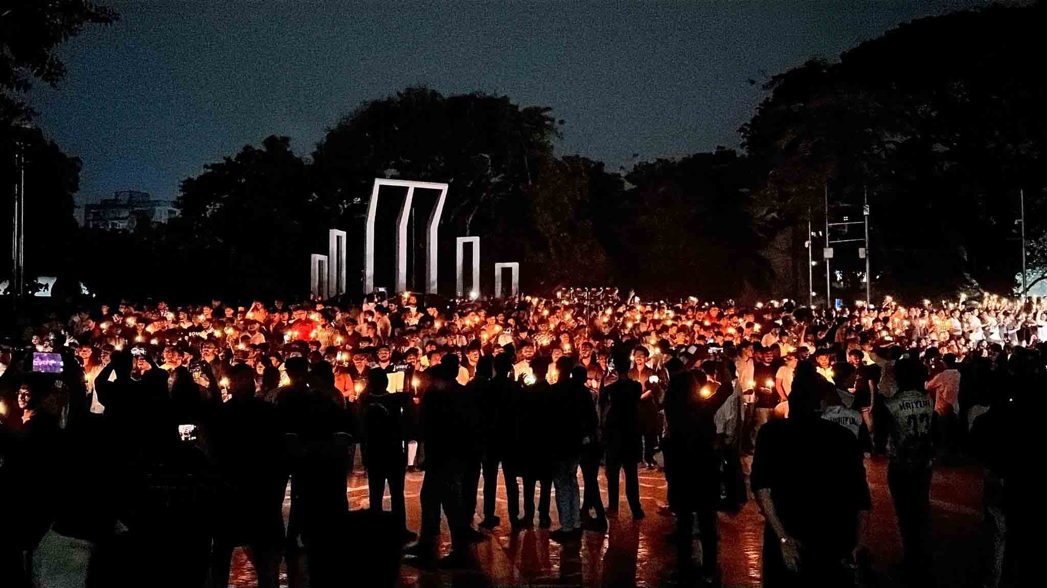 JCD lights candles at Shaheed Minar in memory of July-August martyrs