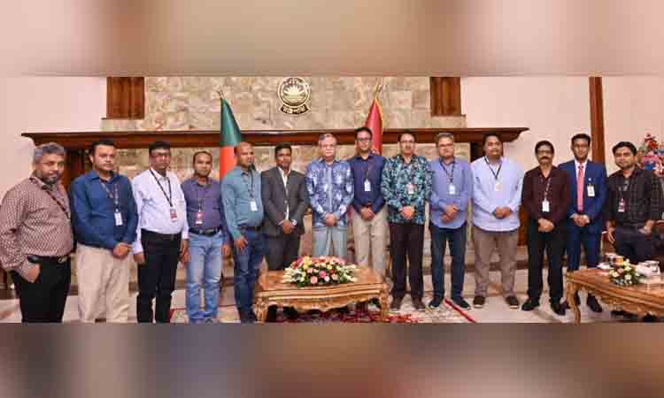 President urges journalists to uphold highest standards of professionalism, ethics