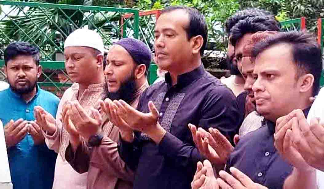 JCD President Rakib visits martyr Abu Sayeed's grave
