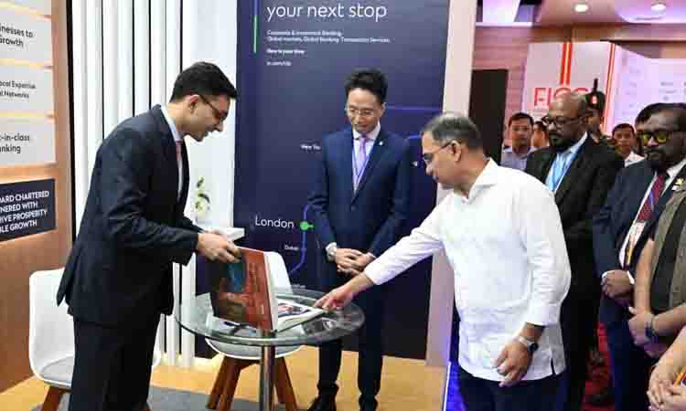 PM visits Investors Expo at FICCI FDI conference
