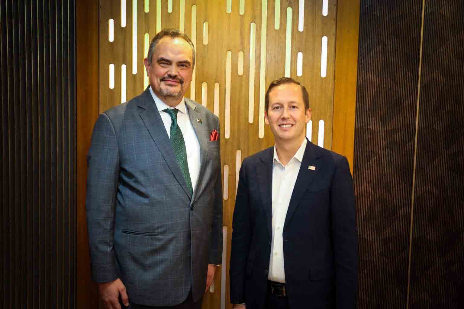 Trump’s special envoy Gor begins first official visit to Bangladesh