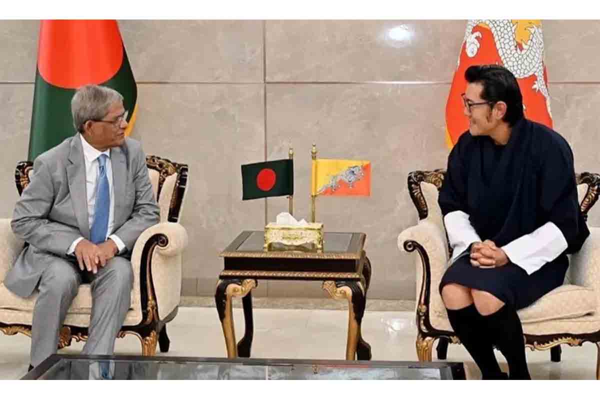Bhutanese King makes brief stopover at HSIA, meets President