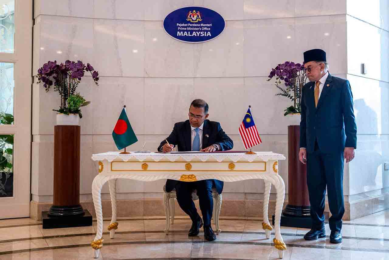 Malaysia's labour market to reopen soon through transparent process: ministry