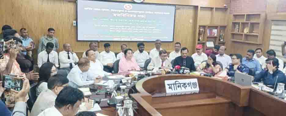 ফ্যাসিস্ট সরকার যন্ত্রপাতি কিনেই কয়েক লাখ কোটি টাকা চুরি করেছে : স্বাস্থ্যমন্ত্রী