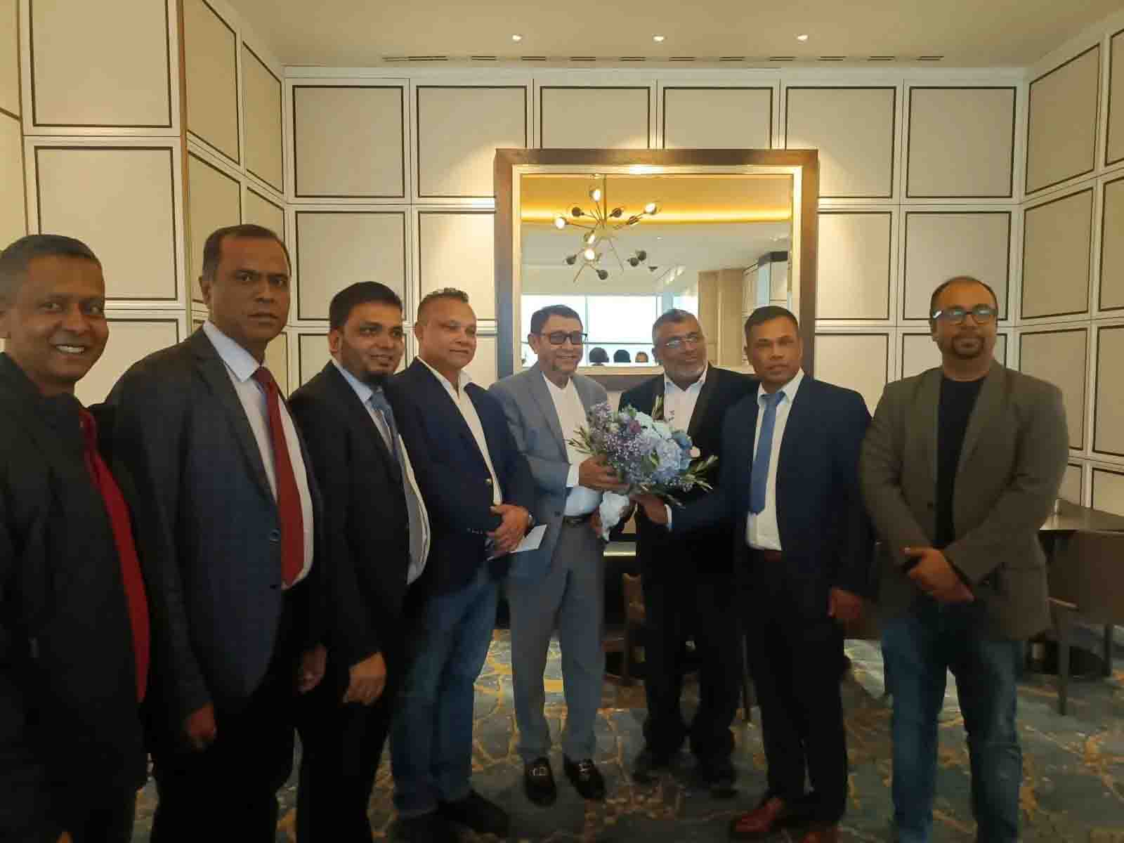 German BNP leaders exchange greetings with health minister in Berlin