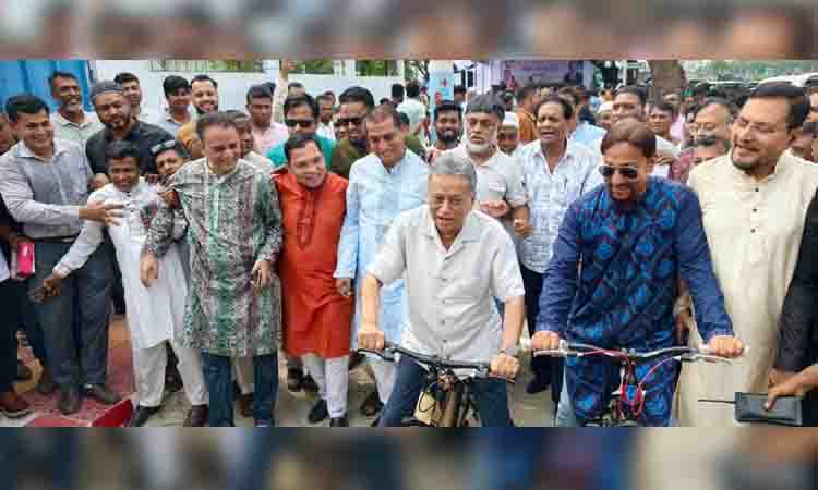 Bangladesh's 1st dedicated cycling track opens in Ctg