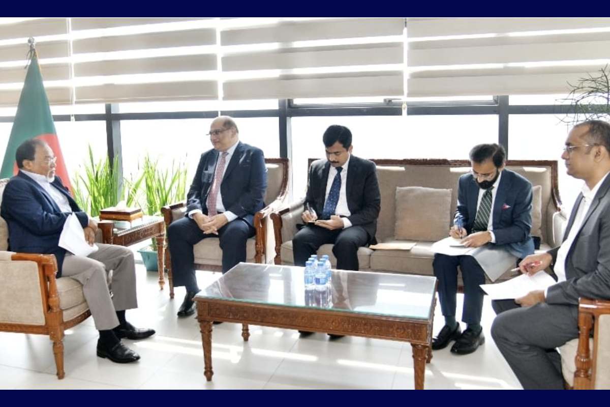Bangladesh, Pakistan Explore Cooperation on Civil Service Training, E-Governance
