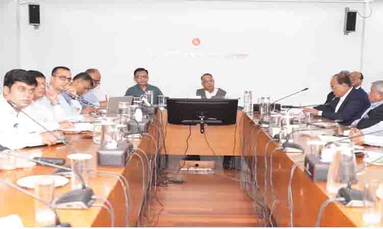 Energy Minister warns of stern action against LPG market manipulation, artificial shortages