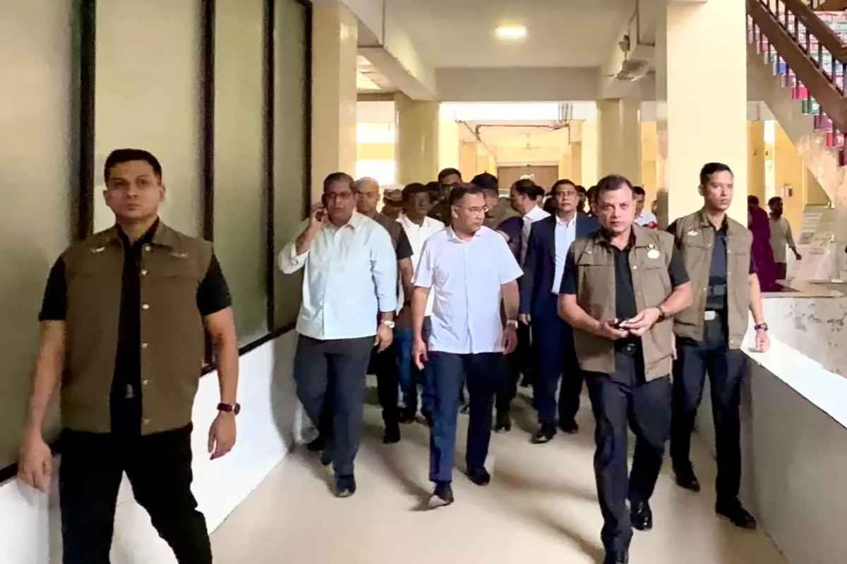 Doctor suspended after PM finds him smoking in hospital room