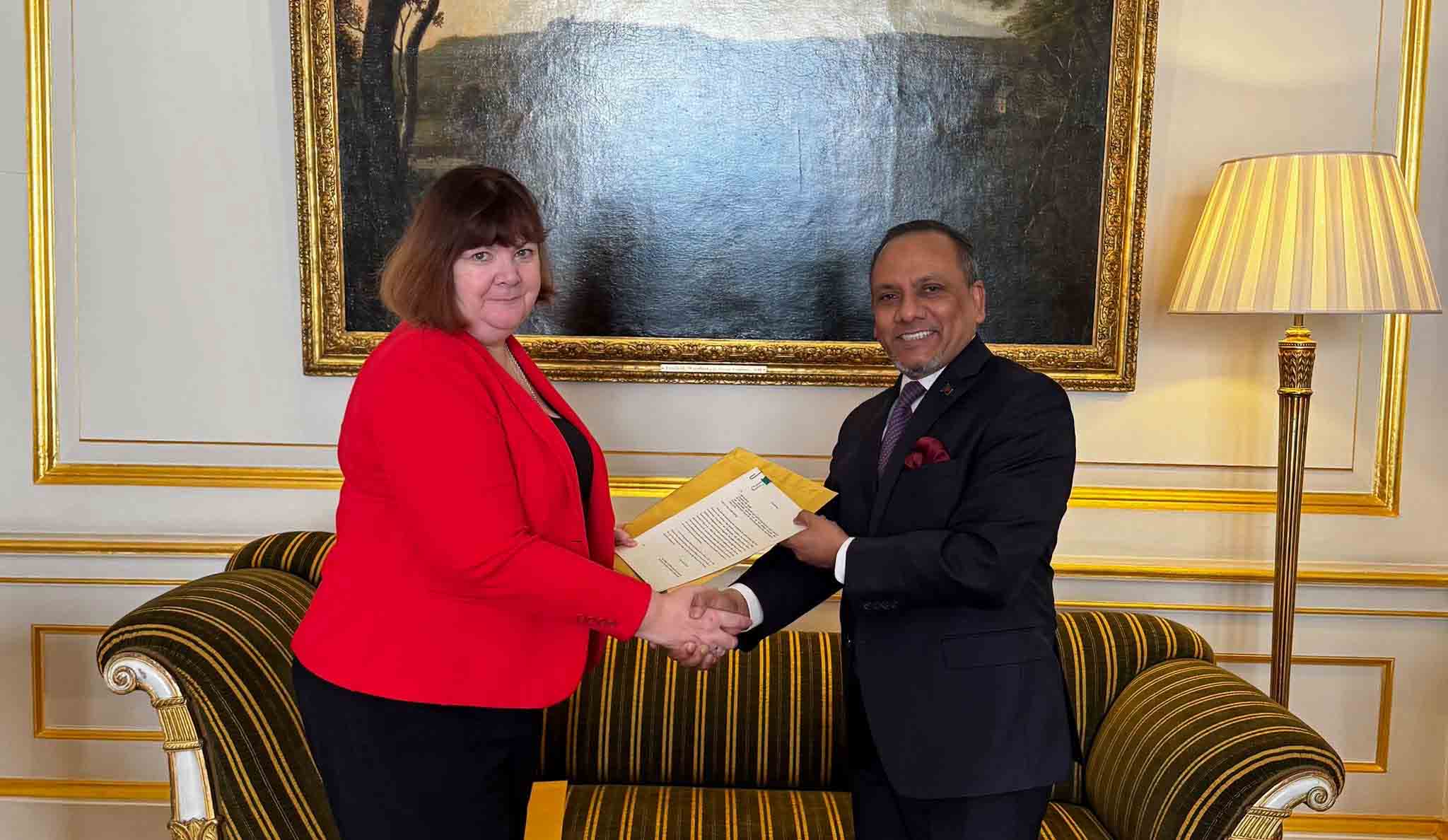 Muhith presents credentials, begins UK diplomatic assignment