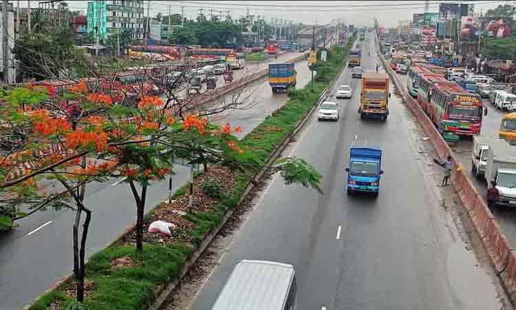 সমন্বিত উদ্যোগে কমছে যানজট; ঢাকা-চট্টগ্রাম ও ঢাকা-সিলেট মহাসড়কে স্বস্তি