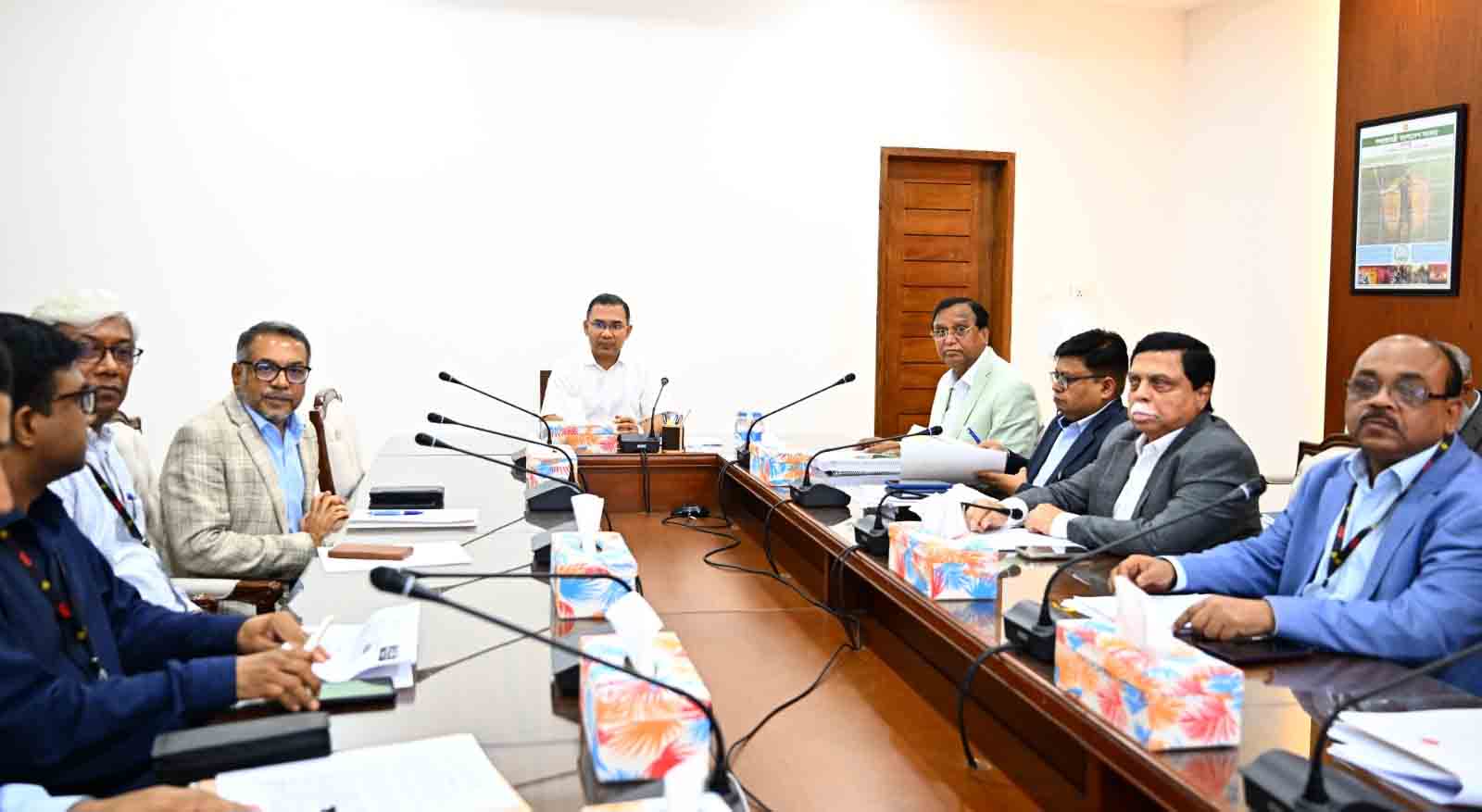 প্রধানমন্ত্রীর সভাপতিত্বে ডিএসসিসির সড়ক ব্যবস্থাপনা বিষয়ক সভা